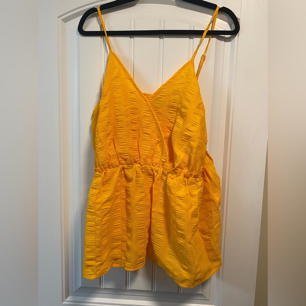 *NWT* SheinCurve gold peplum tank